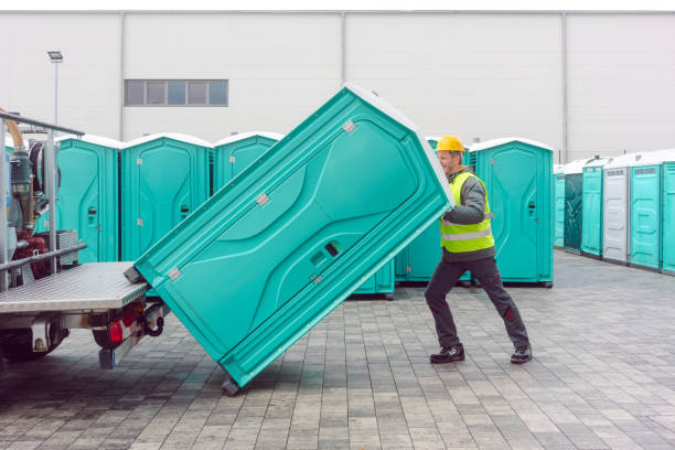 Portable Toilet Options We Offer in Sarasota Springs, FL