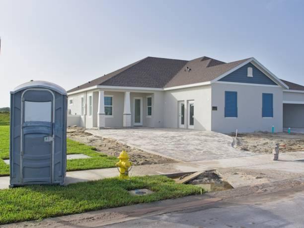 Best Portable restroom trailer rental  in Sarasota Springs, FL